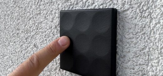 Modernes Keypad für die einfache Steuerung von Zauntor, Garage, Gartenleuchten & Co.